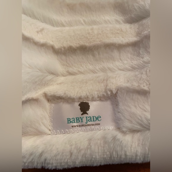 Baby Jade Deluxe Faux Fur Infinity Scarf - EUC - Picture 2 of 3